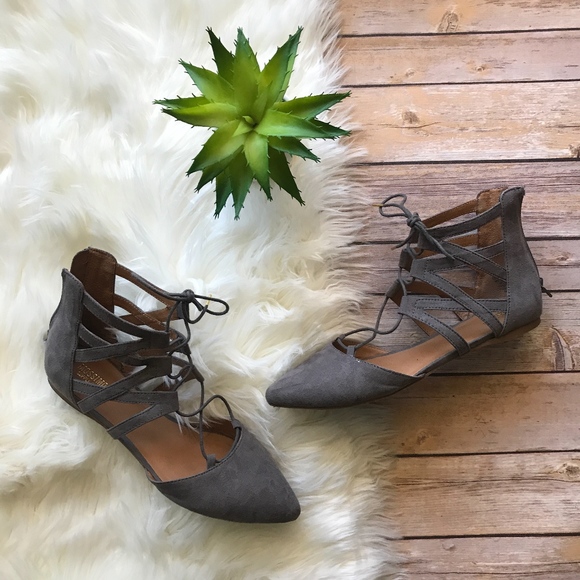 Mossimo Supply Co. Shoes - Mossimo Nara Gray Pointed-Toe Lace Up Flats 7.5
